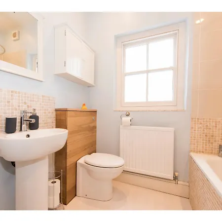Lägenhet Spacious, Charming Southville For 5 *