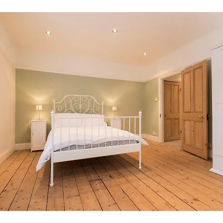 Spacious, Charming Southville For 5 * Bristol
